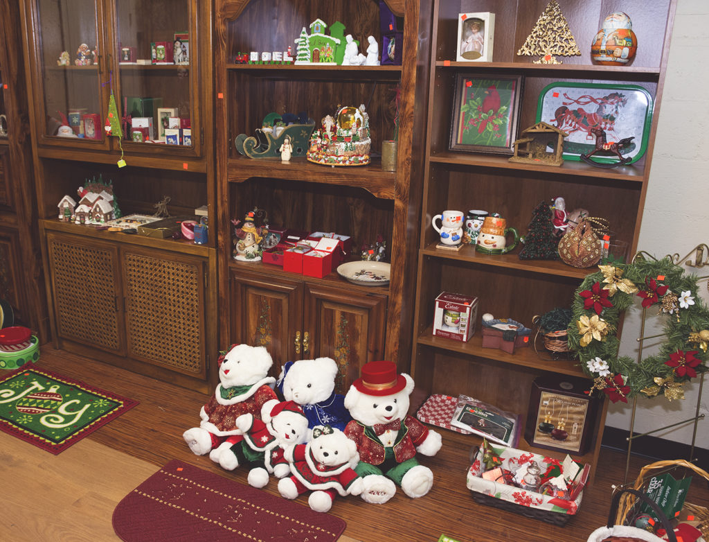 Heirlooms Holiday Room