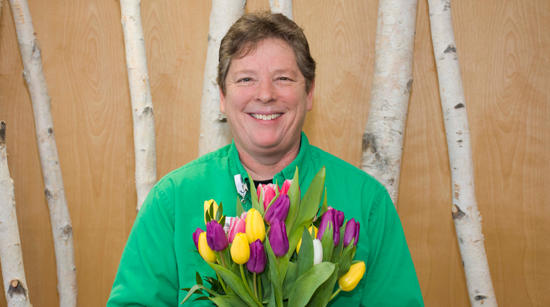 Social Worker Janet Dickens Honored With Bouquet Of Recognition Award